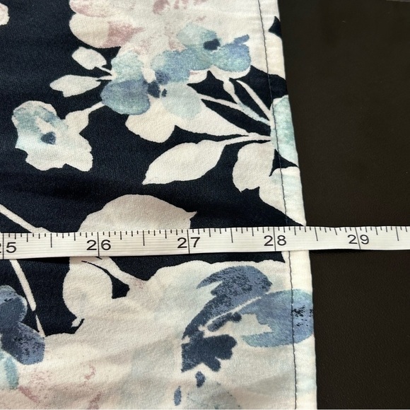 J.Jill Long Sleeve Women's Blouse Cold Shoulder Ruffle Cuff Blue Floral Size XL - Picture 7 of 7